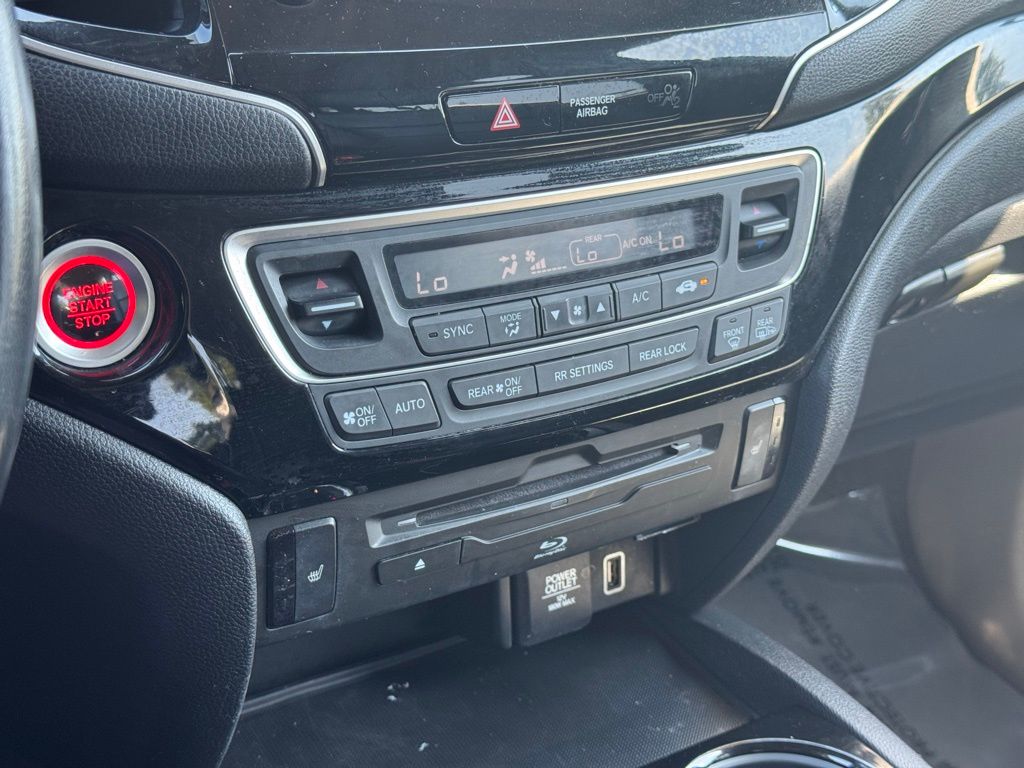 2019 Honda Pilot Touring photo 31
