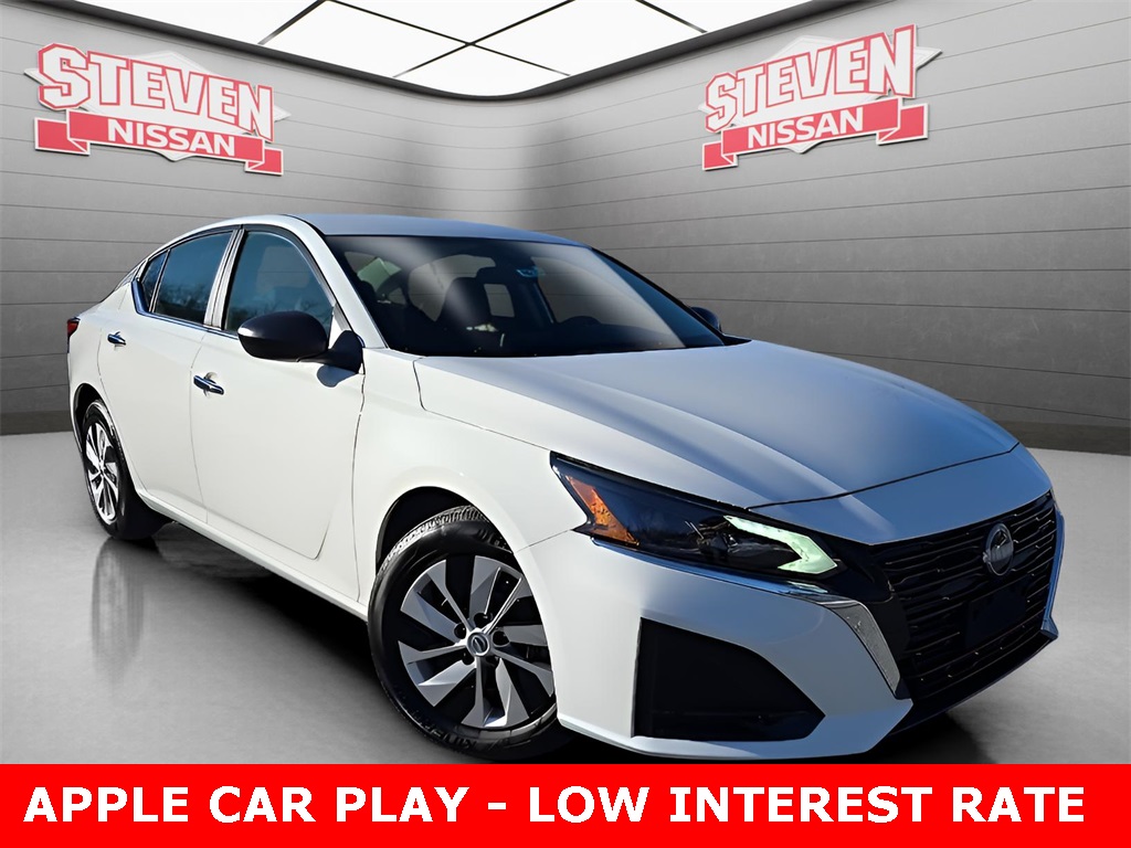 2025 Nissan Altima S's photo