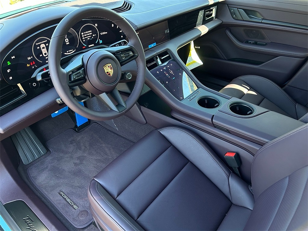 2025 Porsche Taycan 4S photo 3