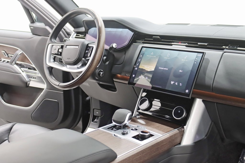 2023 Land Rover Range Rover SE photo 31