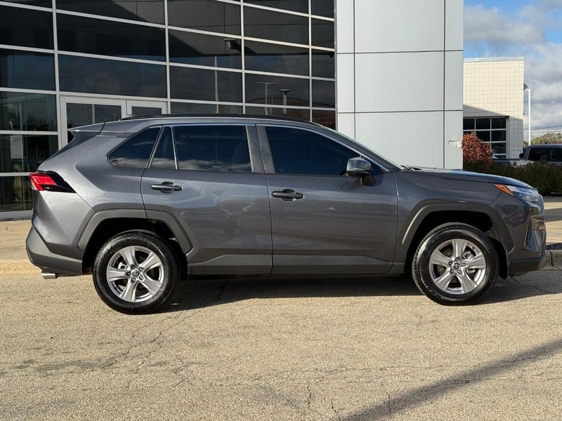 2025 Toyota RAV4 XLE photo 2