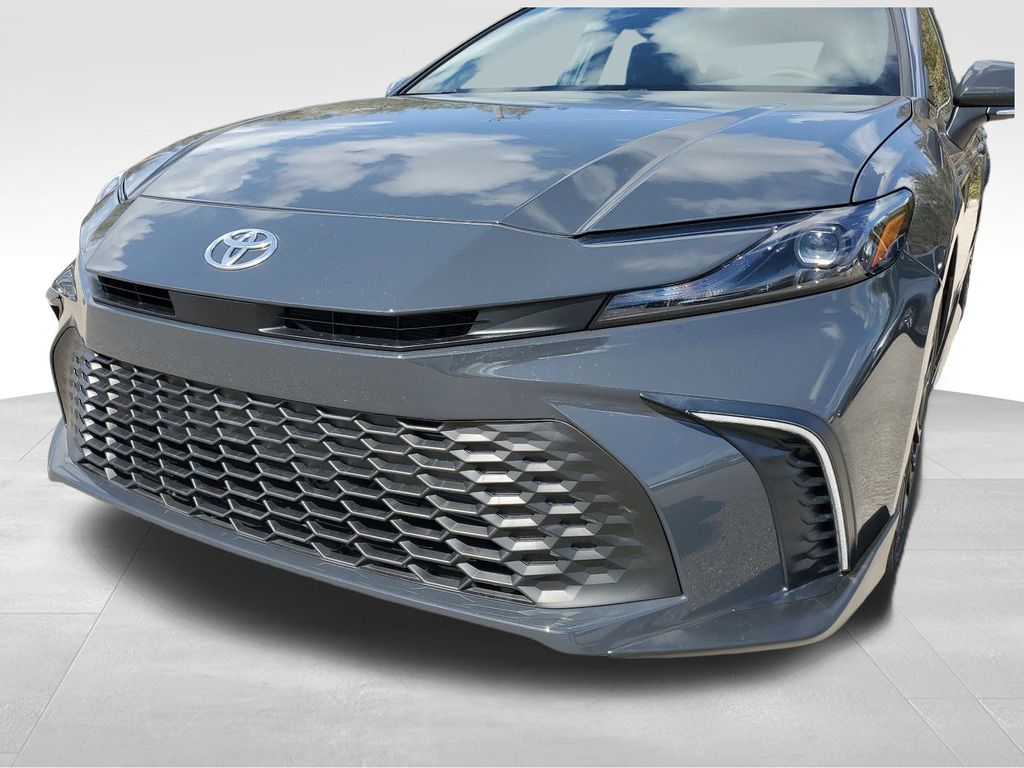 2025 Toyota Camry SE photo 10