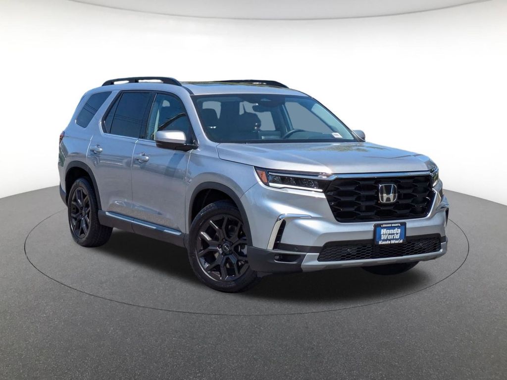 2025 Honda Pilot Touring's photo