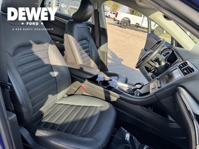 2016 Ford Fusion SE photo 31
