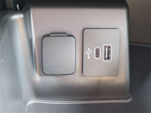 2025 Ford Explorer ST-Line photo 20