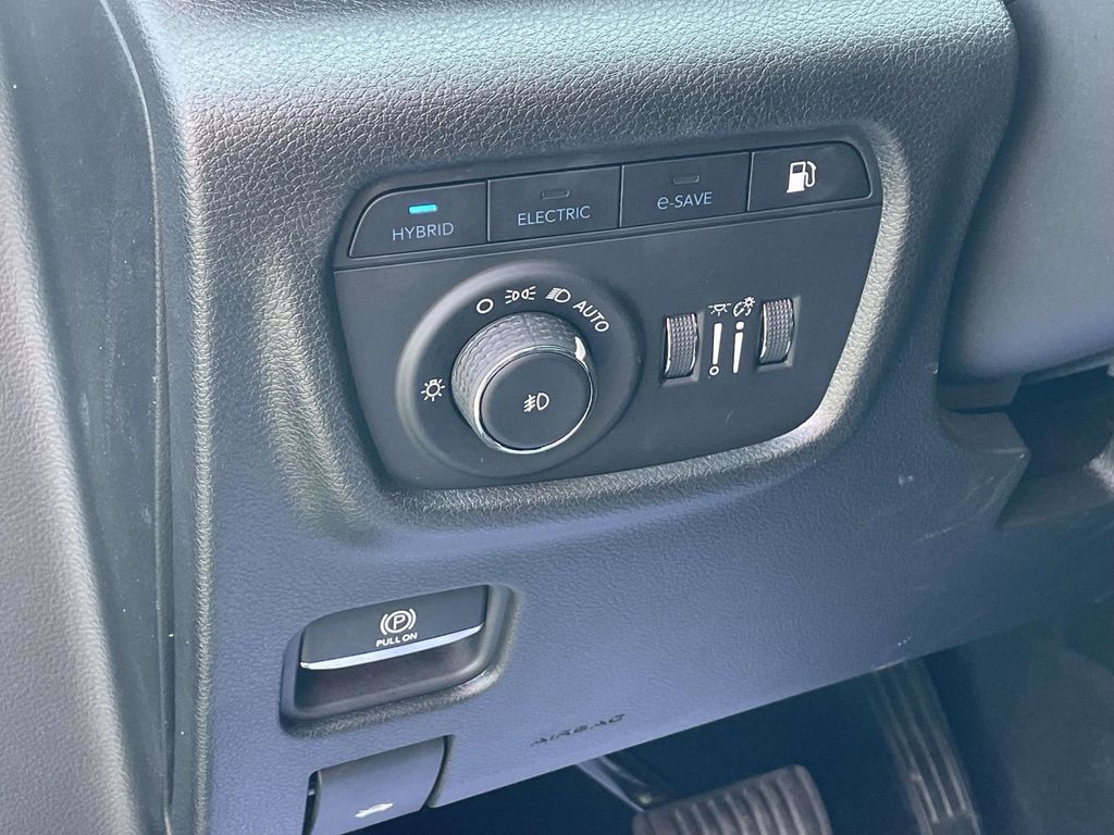 2023 Jeep Cherokee Base photo 23