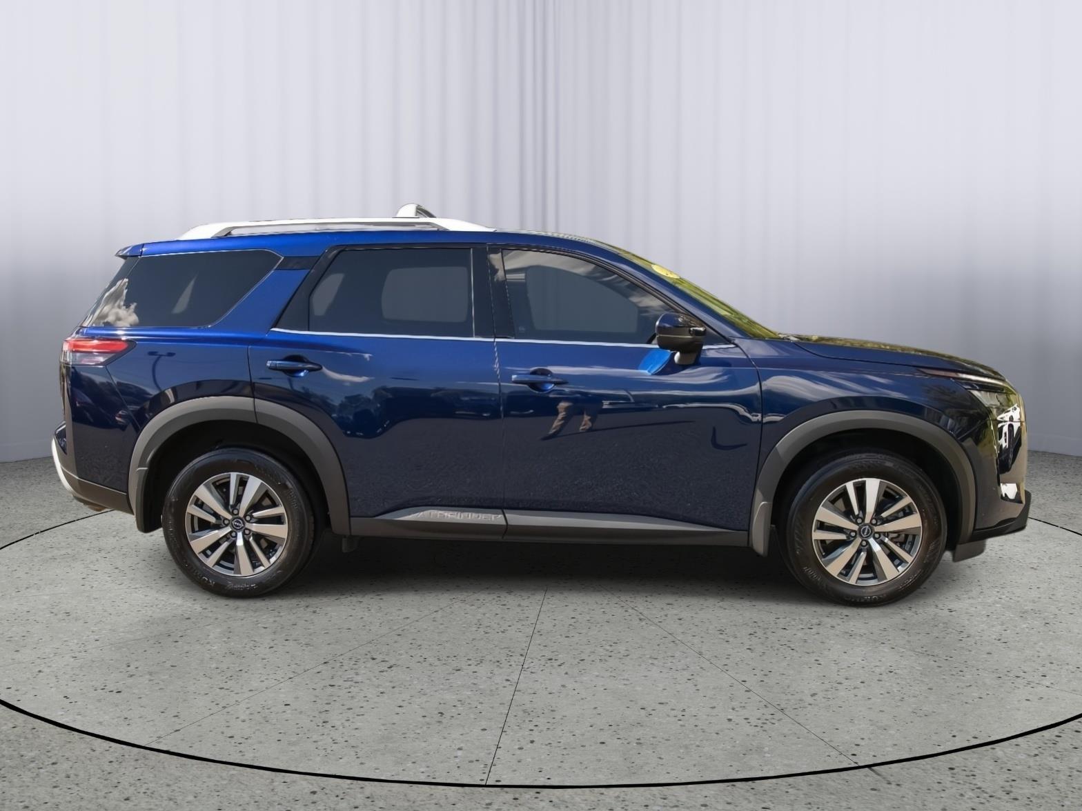 2024 Nissan Pathfinder SL photo 23