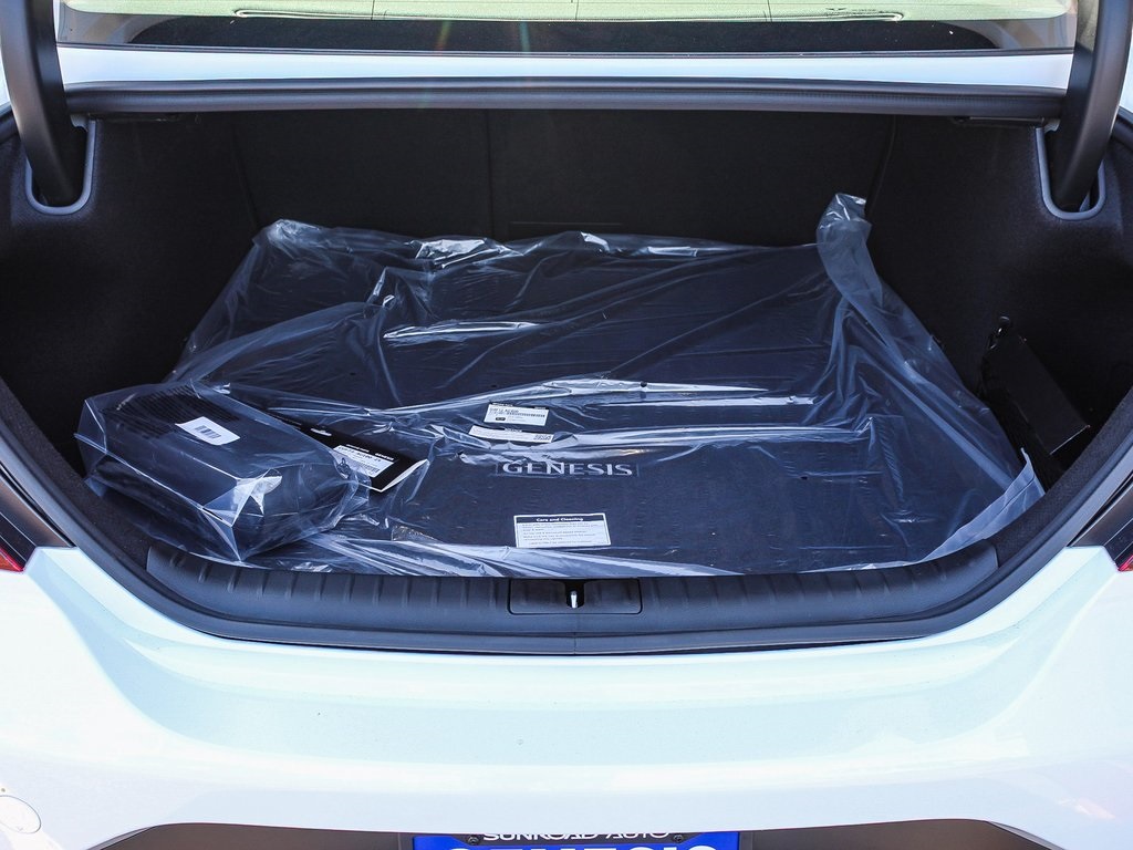 2026 Genesis G70 2.5T photo 23