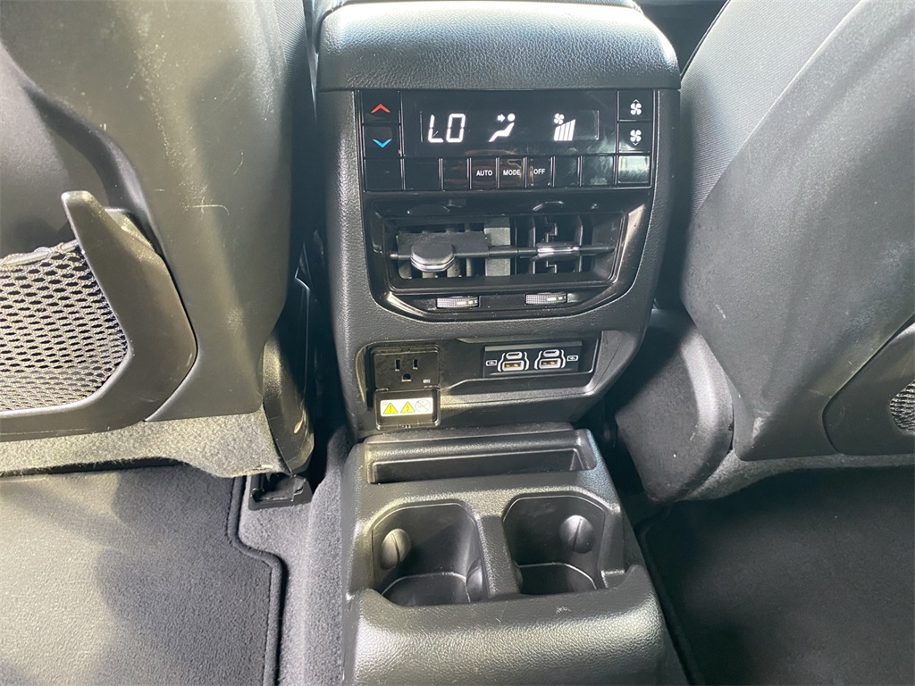 2023 Jeep Grand Cherokee Altitude photo 18