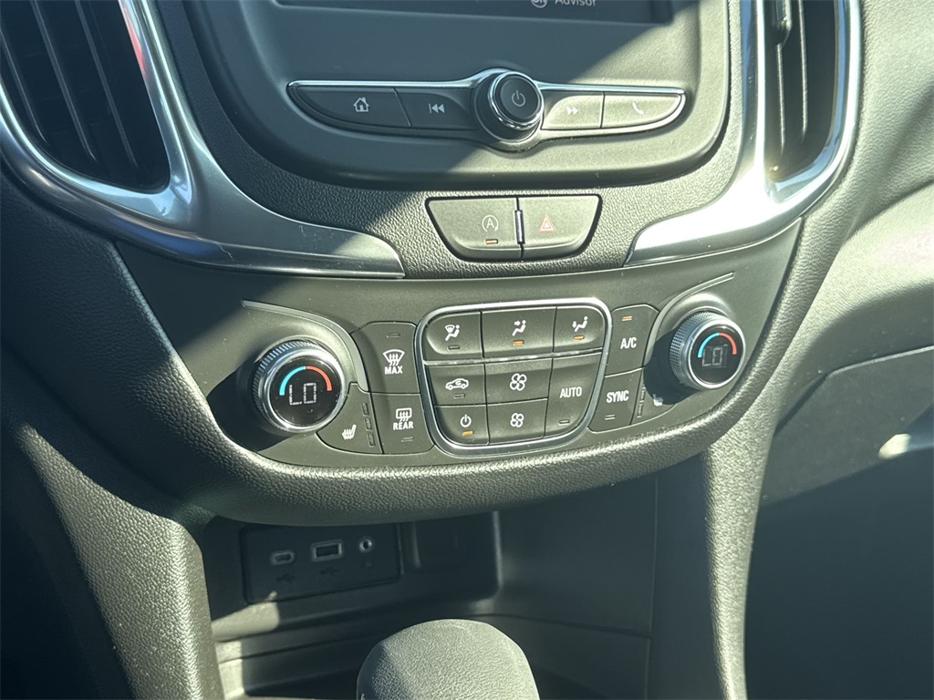 2022 Chevrolet Equinox LT photo 23