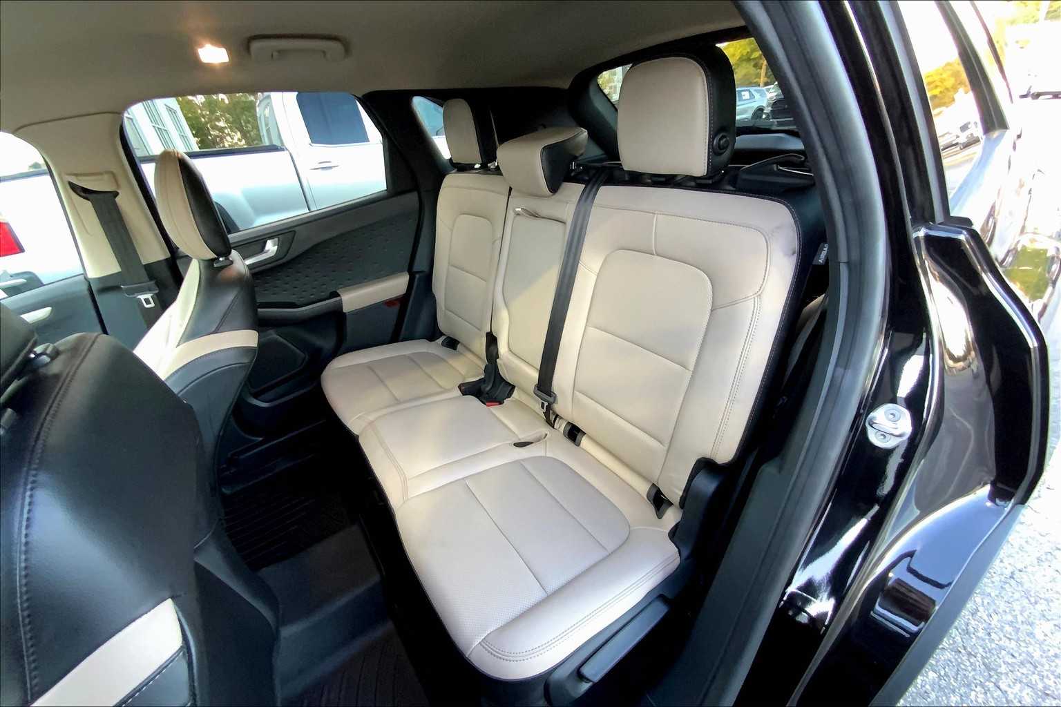 2020 Ford Escape SEL photo 19