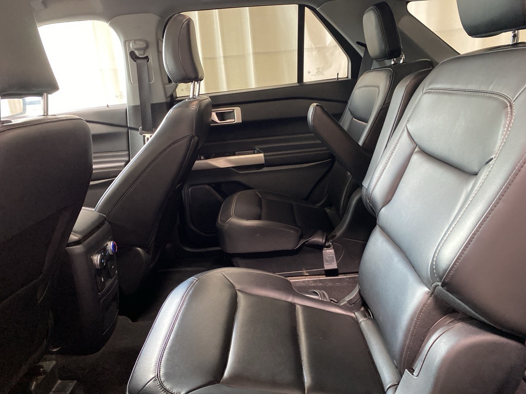 2022 Ford Explorer XLT photo 13