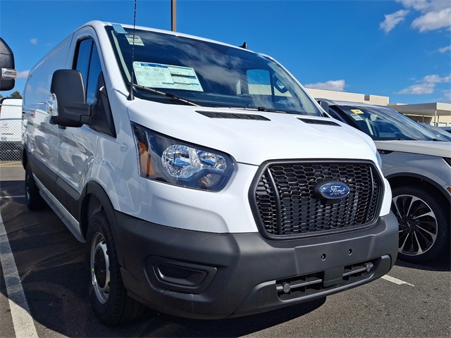 2025 Ford Transit photo 3
