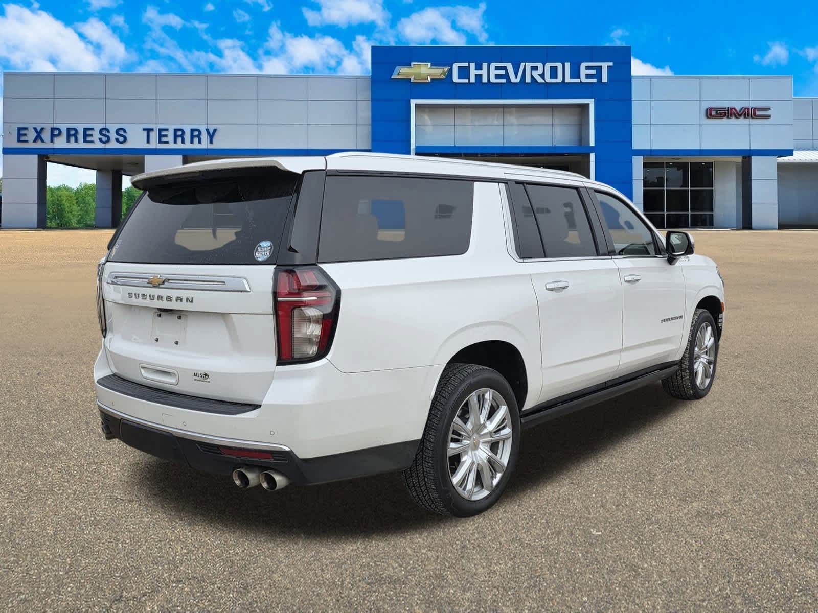 2021 Chevrolet Suburban High Country photo 2