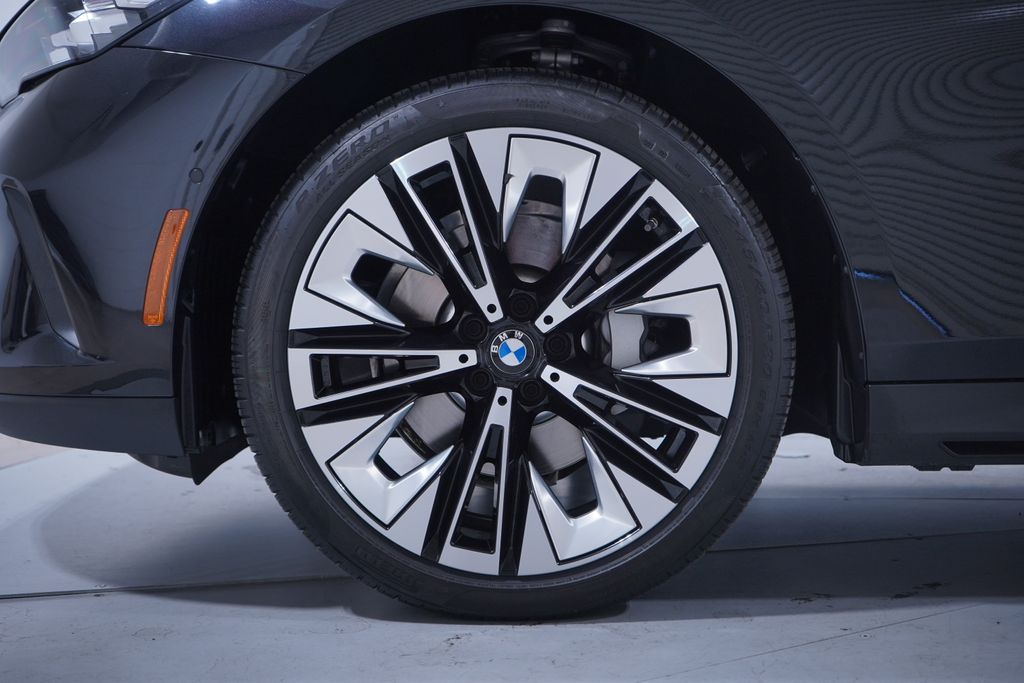 2025 Bmw 530i photo 2