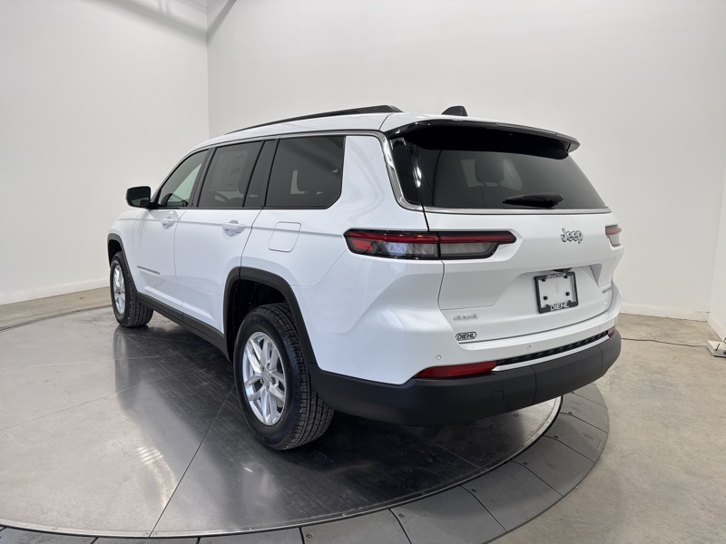 2025 Jeep Grand Cherokee Laredo photo 3