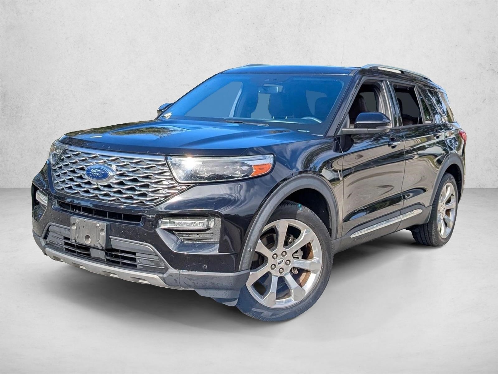 2020 Ford Explorer Platinum's photo