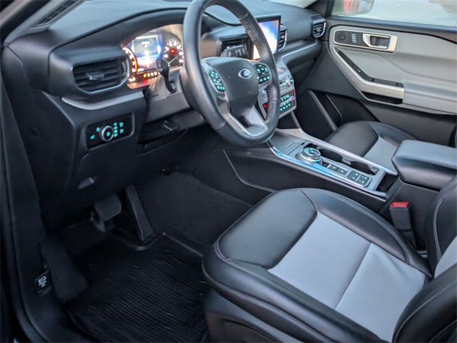 2023 Ford Explorer XLT photo 4