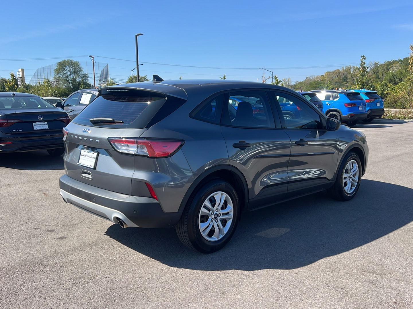 2022 Ford Escape S photo 5