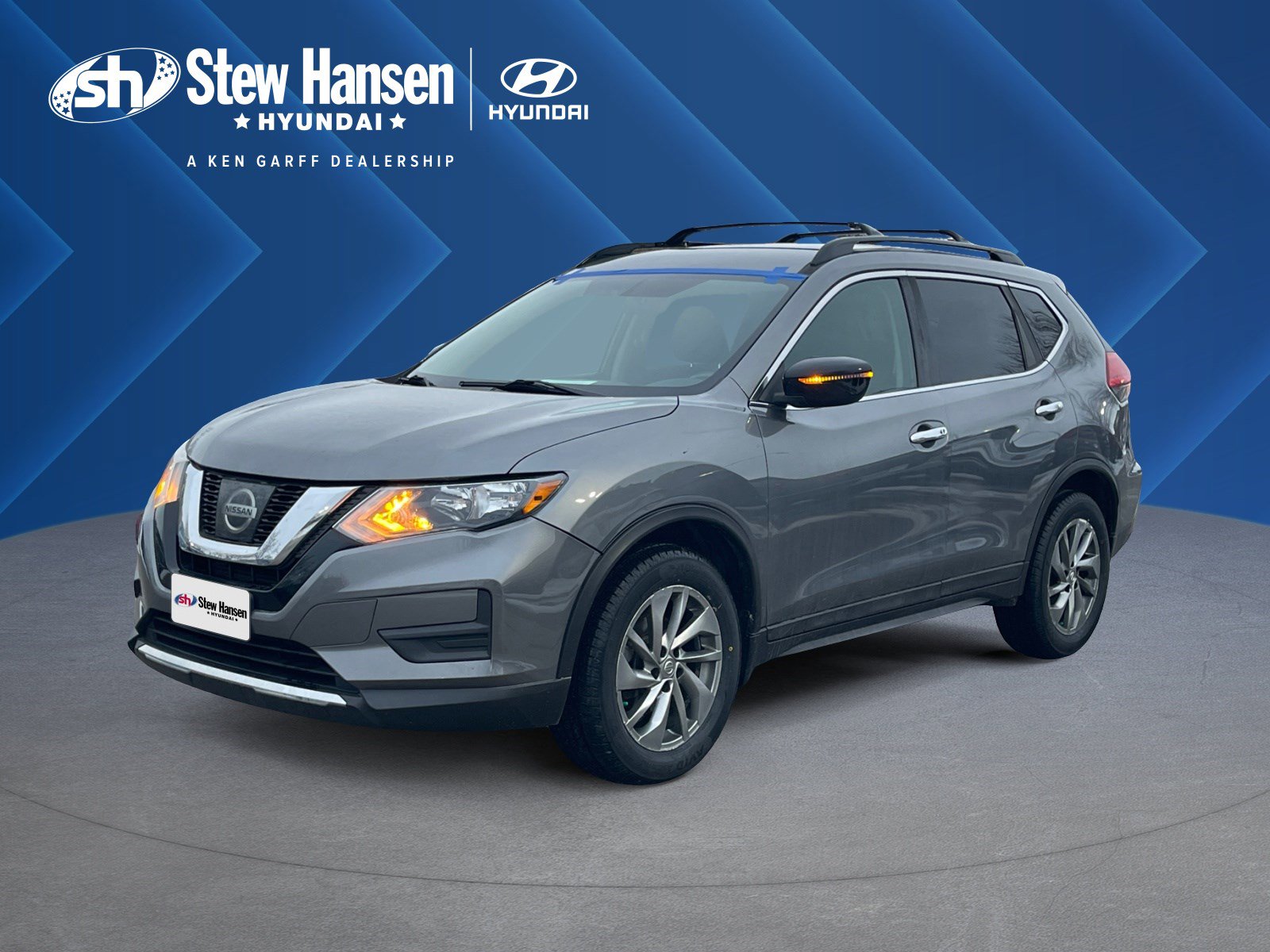 2017 Nissan Rogue SV's photo