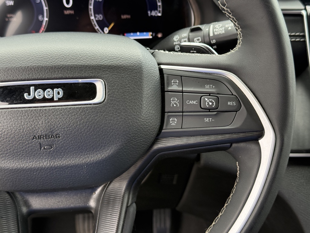 2023 Jeep Grand Cherokee Altitude photo 4