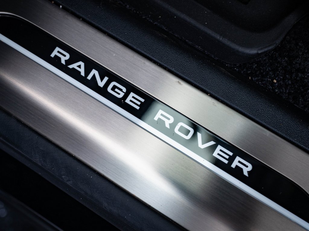 2025 Land Rover Range Rover SE photo 21
