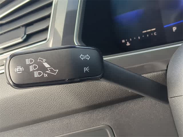 2022 Volkswagen Tiguan SE R-Line Black photo 18