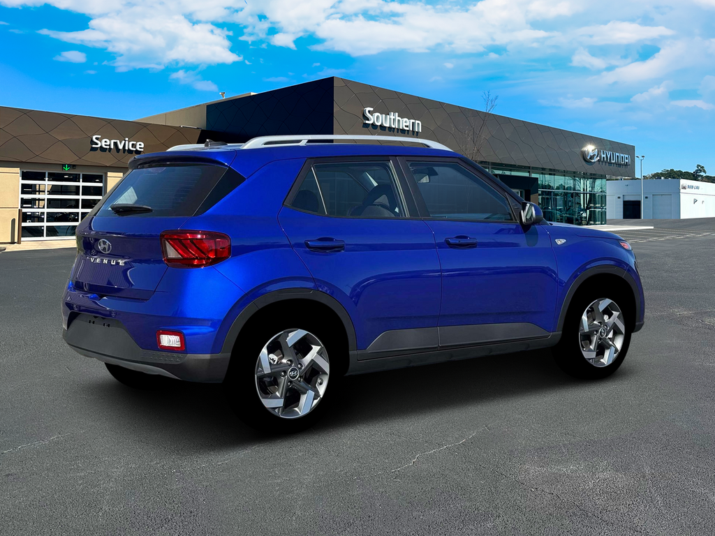 2026 Hyundai Venue SEL photo 4