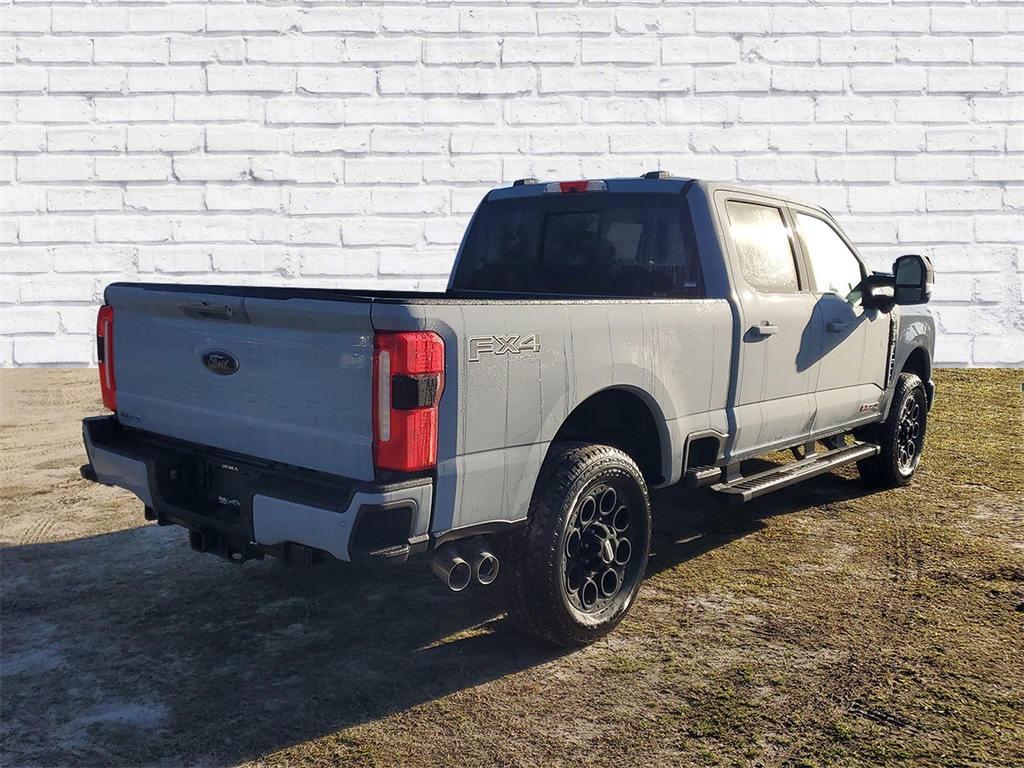 2025 Ford F-250 Lariat photo 2