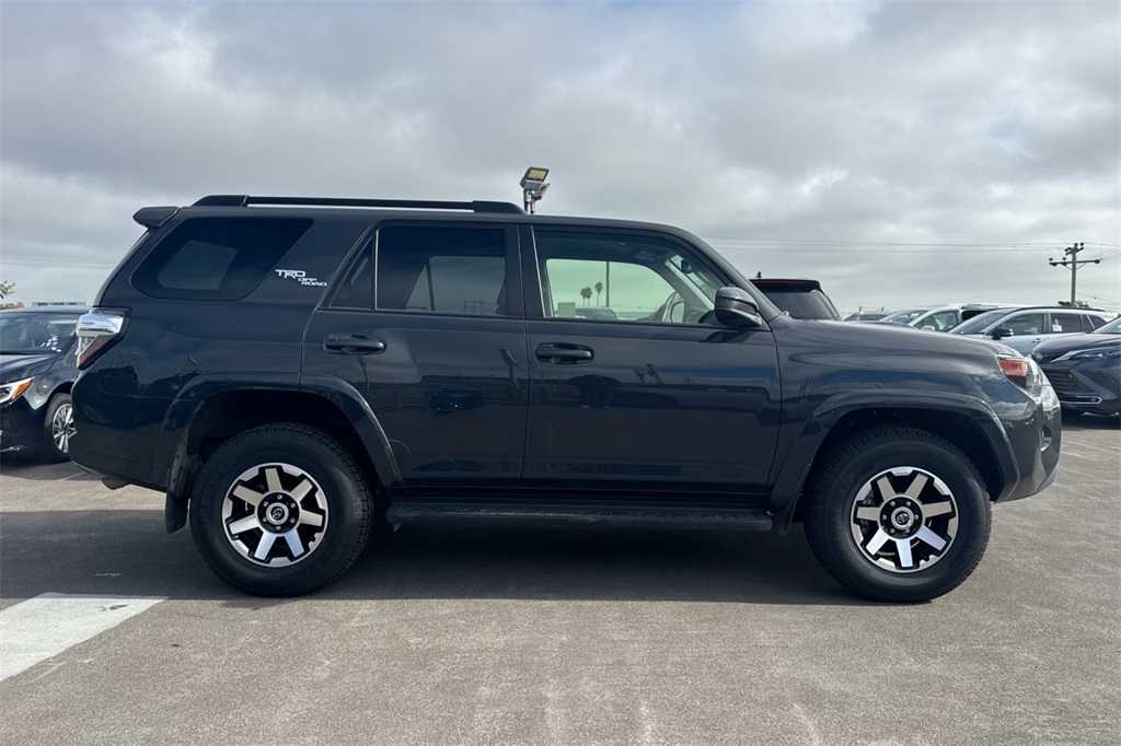 2024 Toyota 4Runner TRD Off-Road photo 2