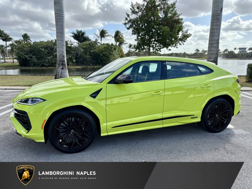 2026 Lamborghini Urus's photo