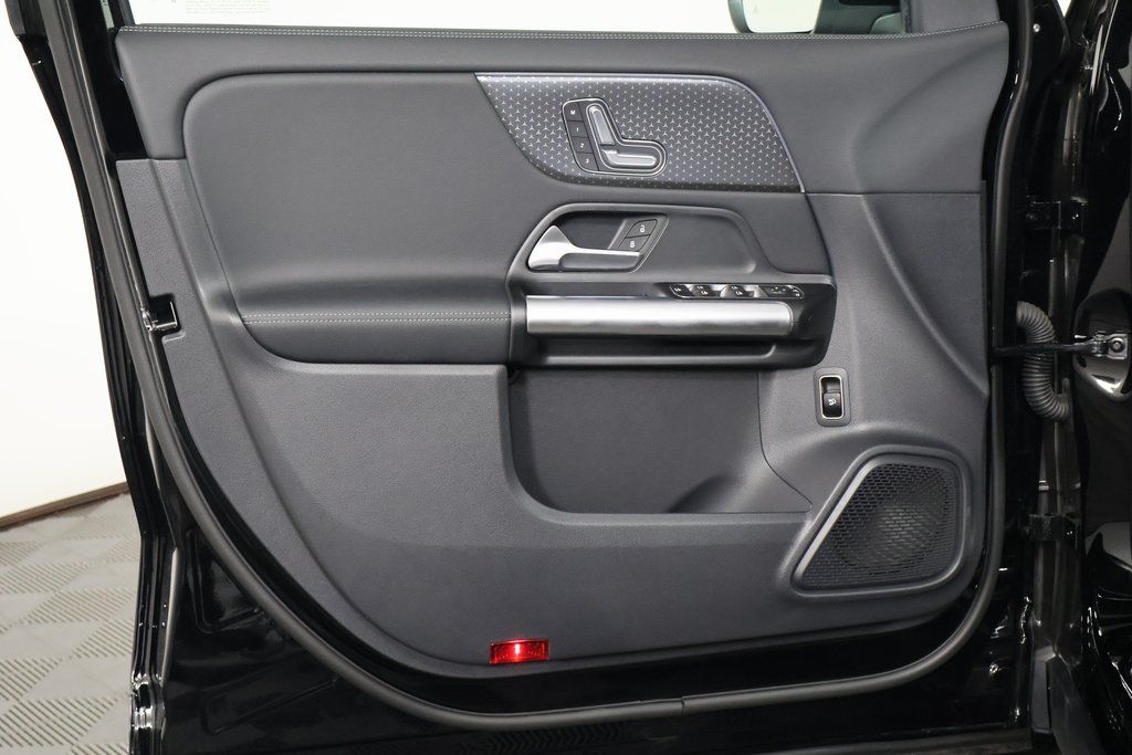 2025 Mercedes Benz GLA 250 photo 7