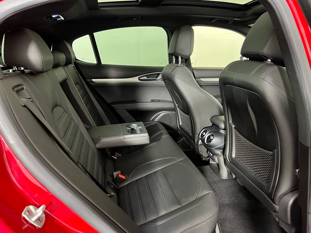 2022 Alfa Romeo Stelvio Ti Sport photo 27