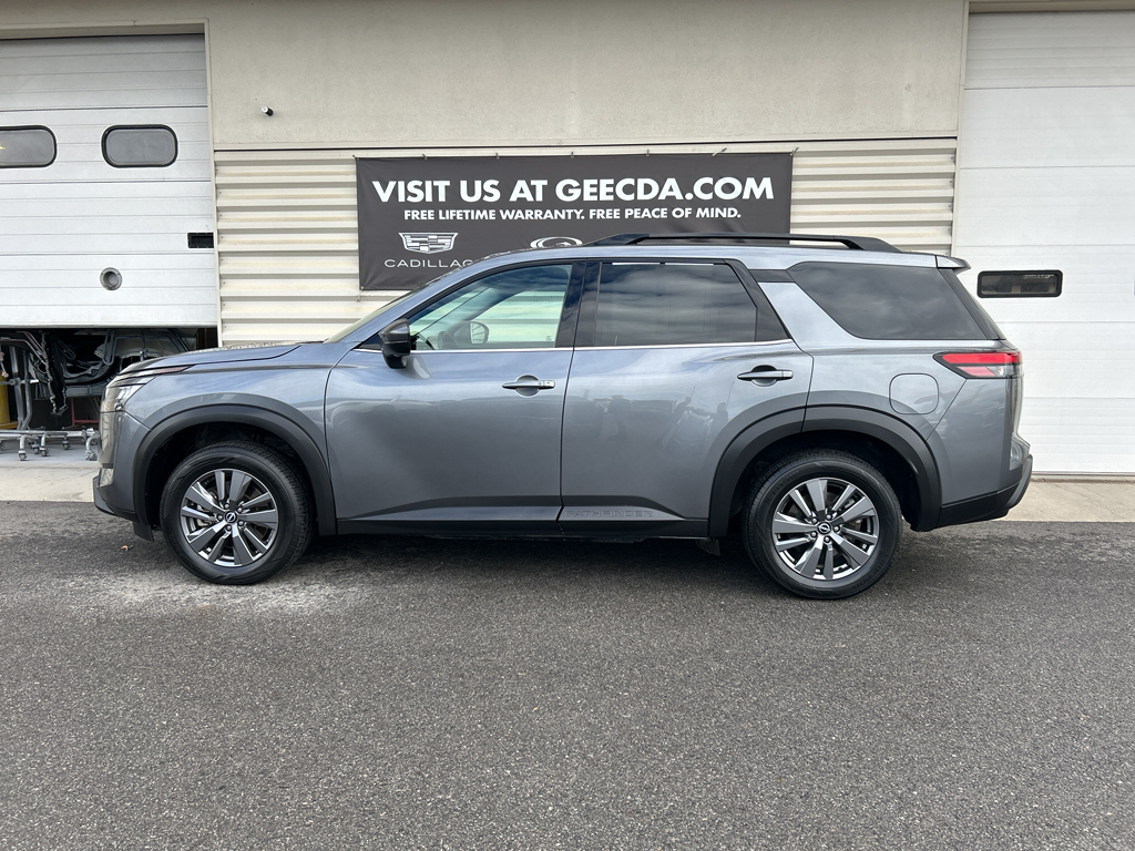 2024 Nissan Pathfinder SV photo 6