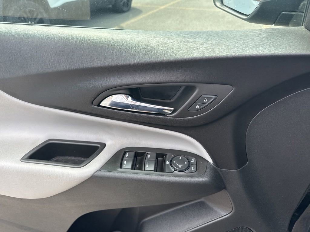 2022 Chevrolet Equinox LS photo 14