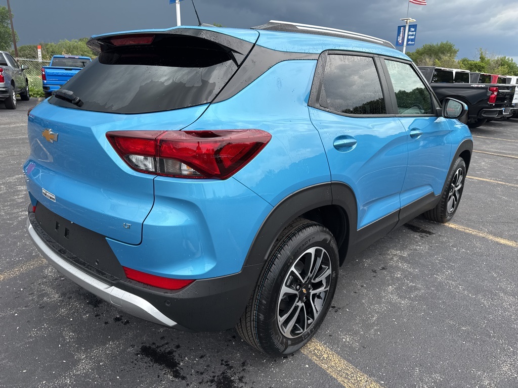 2026 Chevrolet Trailblazer LT photo 3