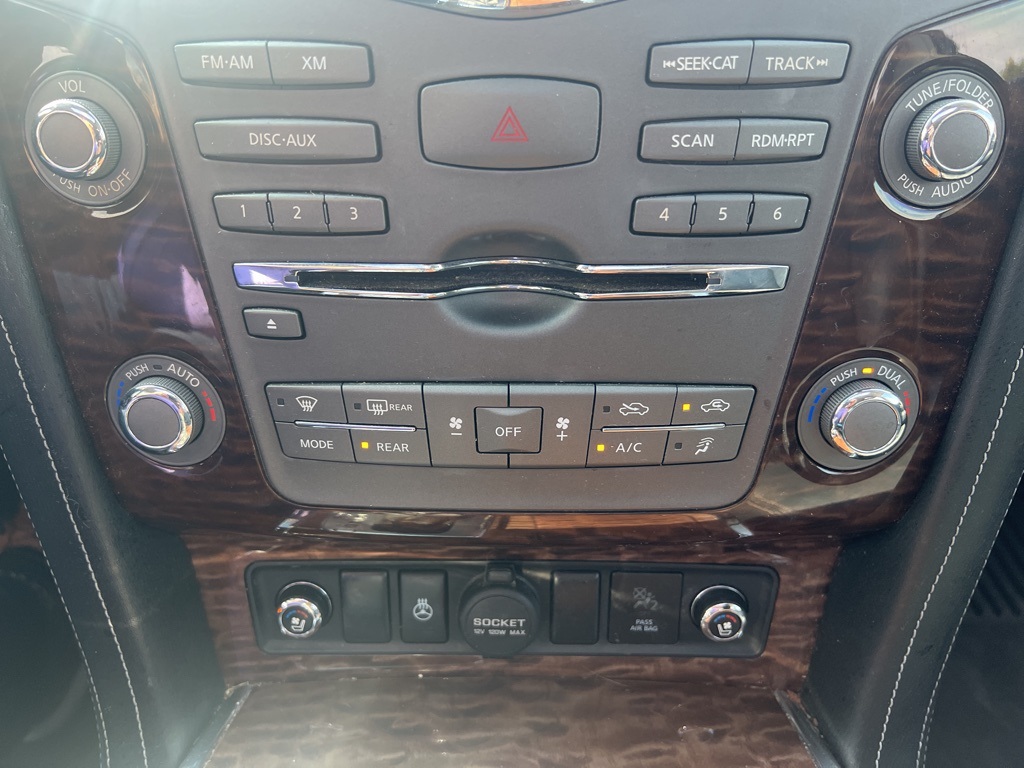 2017 Nissan Armada Platinum photo 16