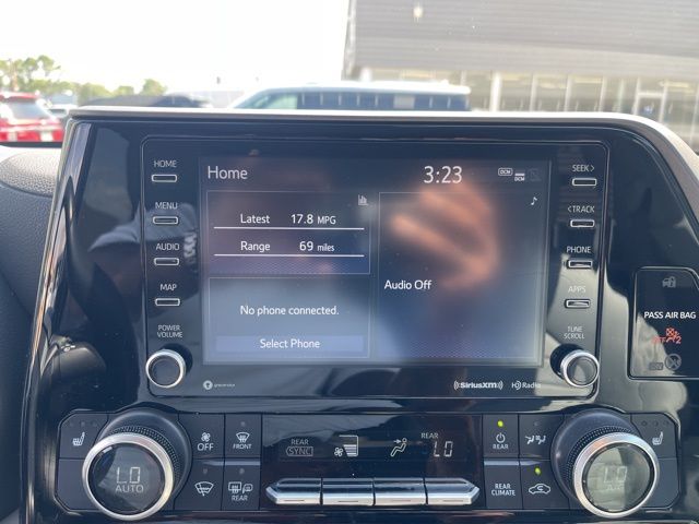 2022 Toyota Highlander XLE photo 27