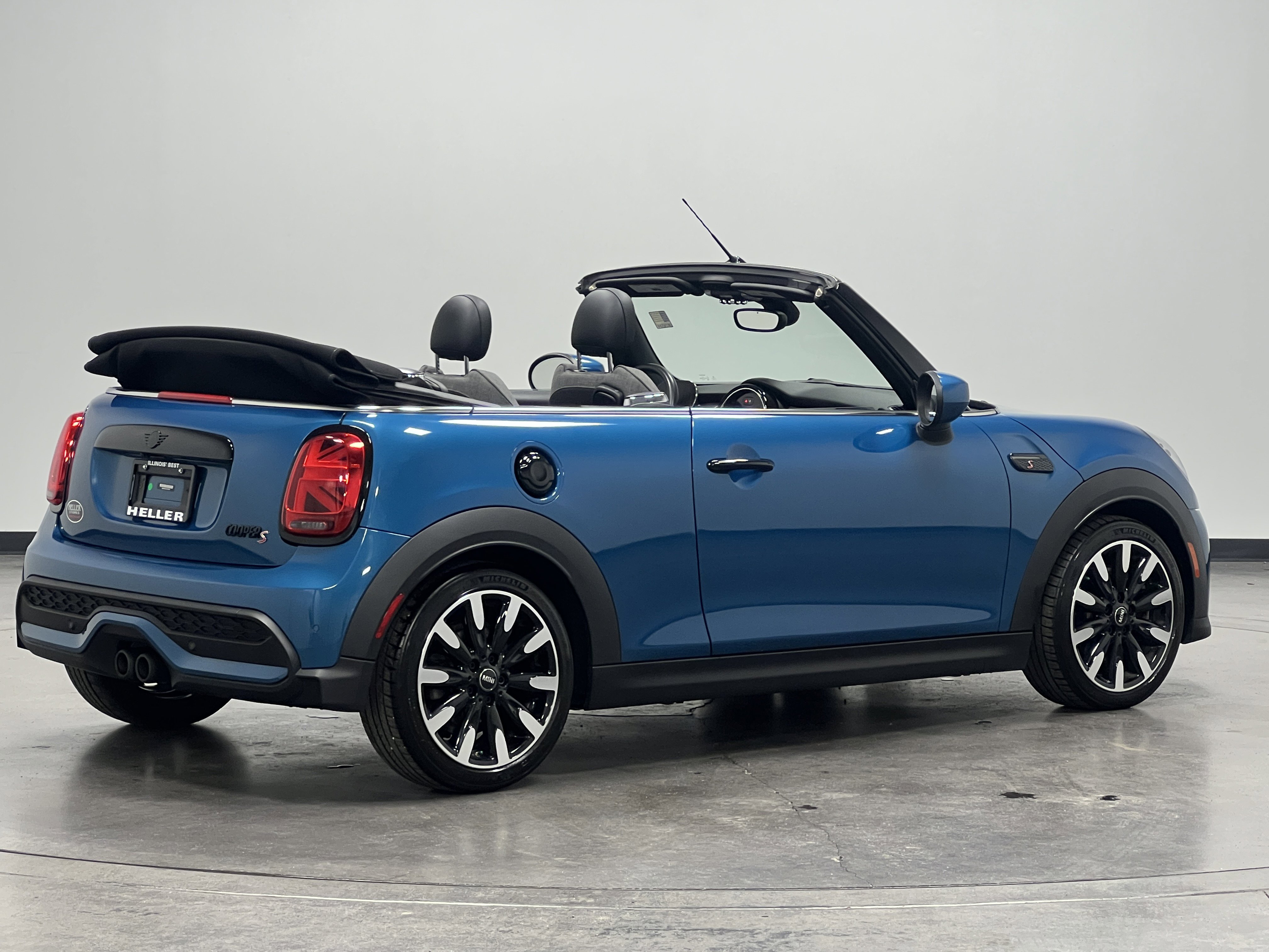 2023 Mini Cooper Convertible S photo 7