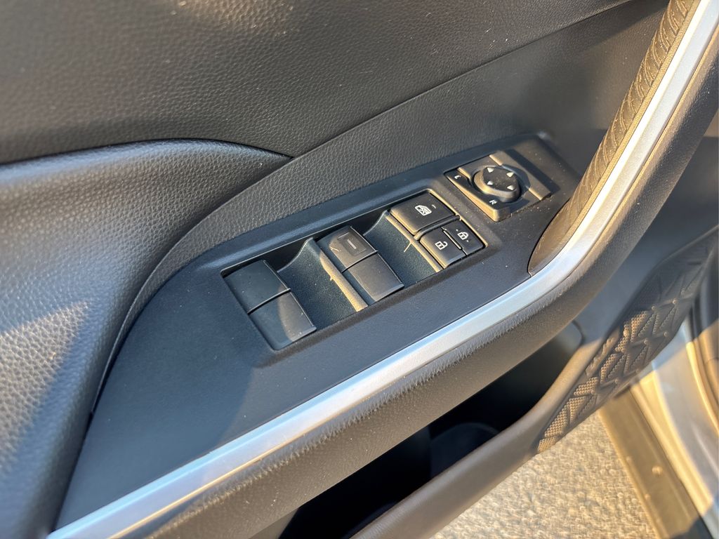 2019 Toyota RAV4 XLE photo 35
