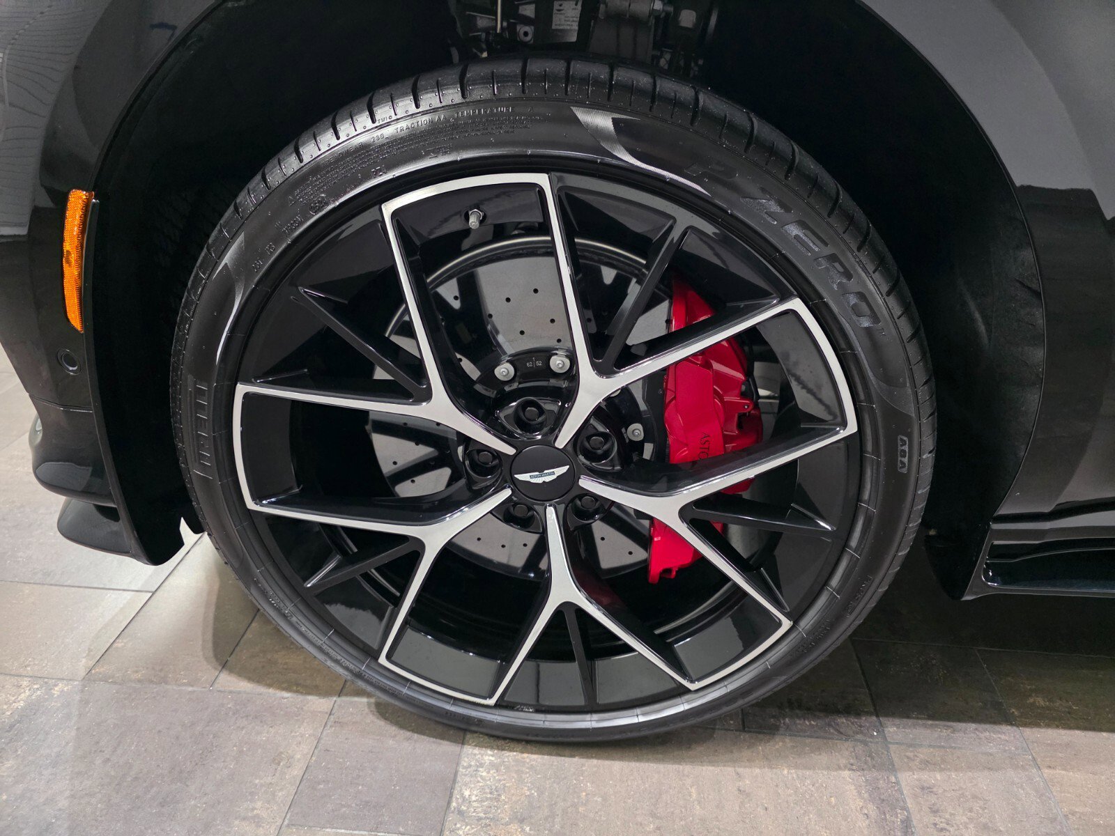 2025 Aston Martin DBX DBX707 photo 4