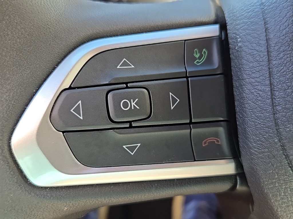 2024 Jeep Compass Latitude photo 18