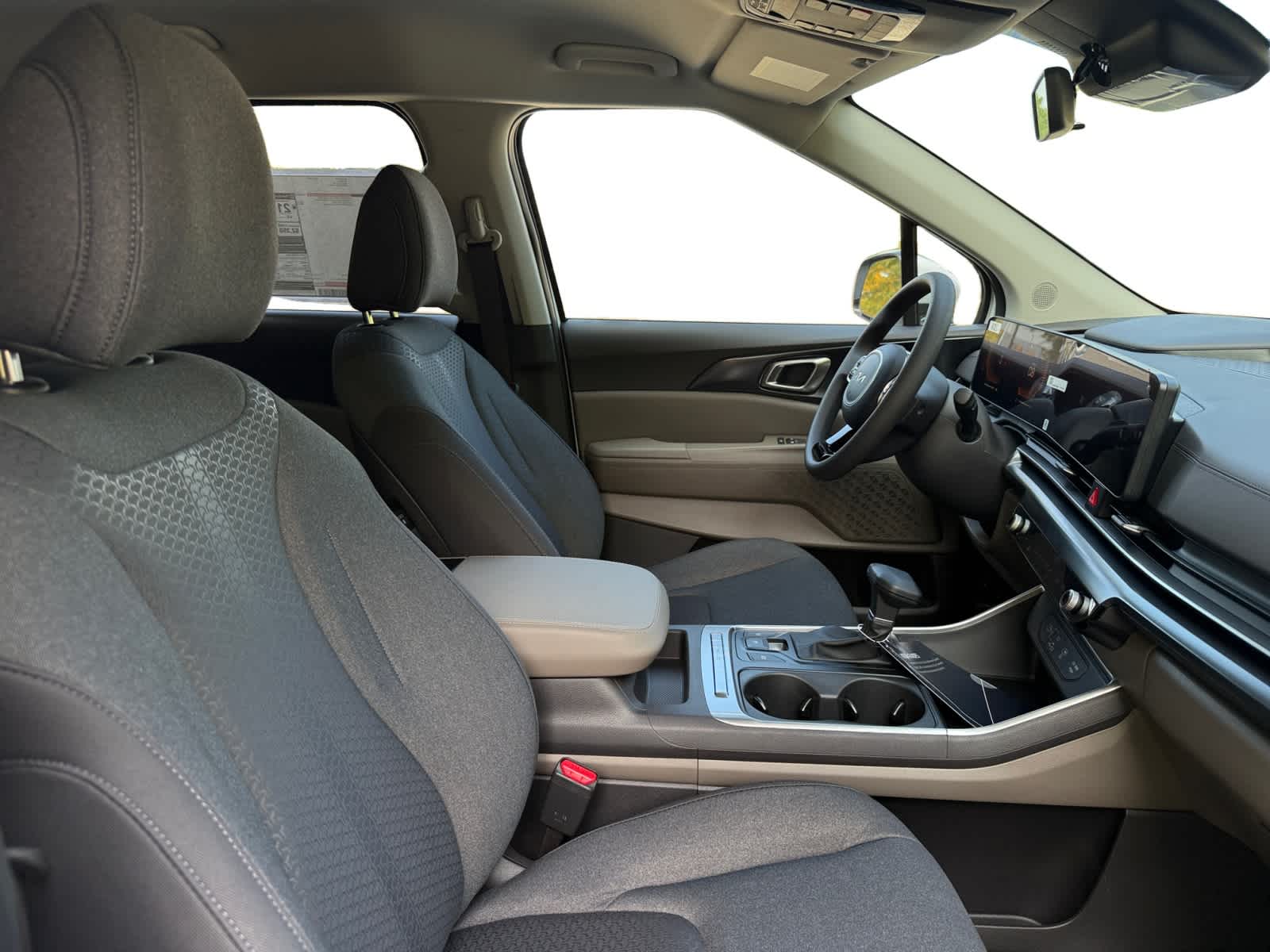2026 Kia Carnival LX photo 13