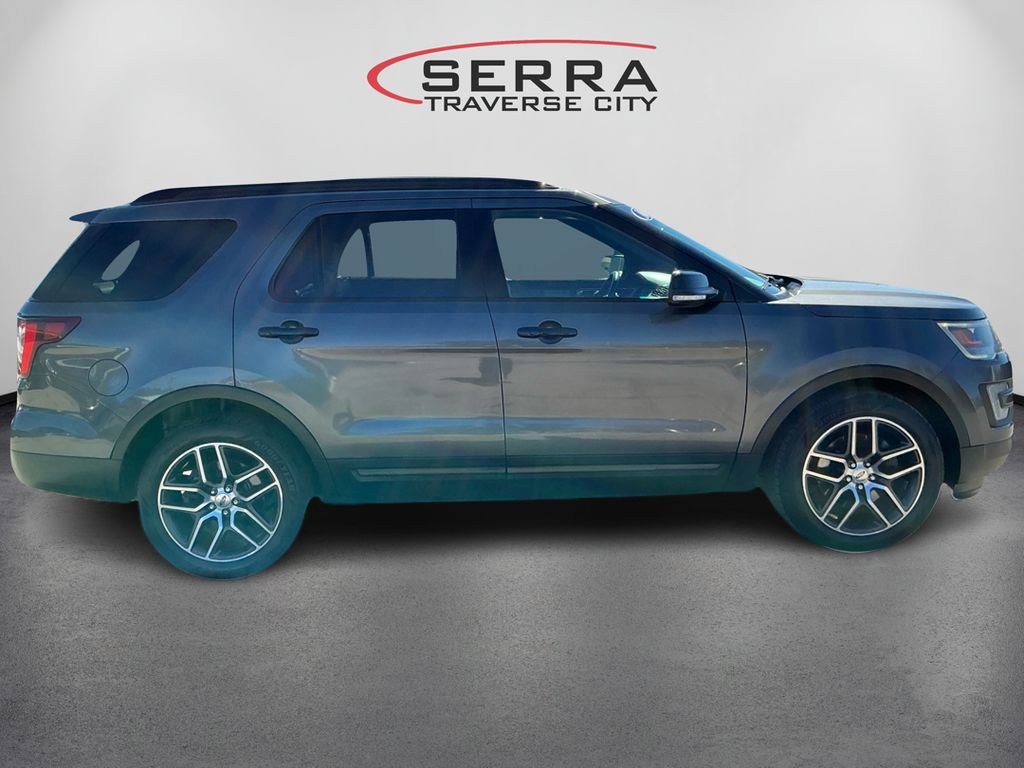 2016 Ford Explorer Sport photo 4