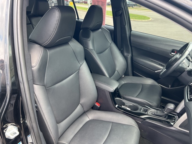 2022 Toyota Corolla Cross XLE photo 17