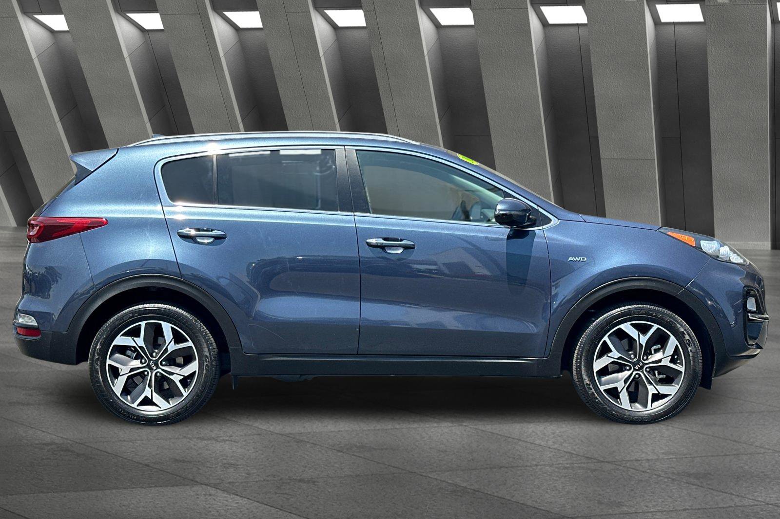 2021 Kia Sportage EX photo 2