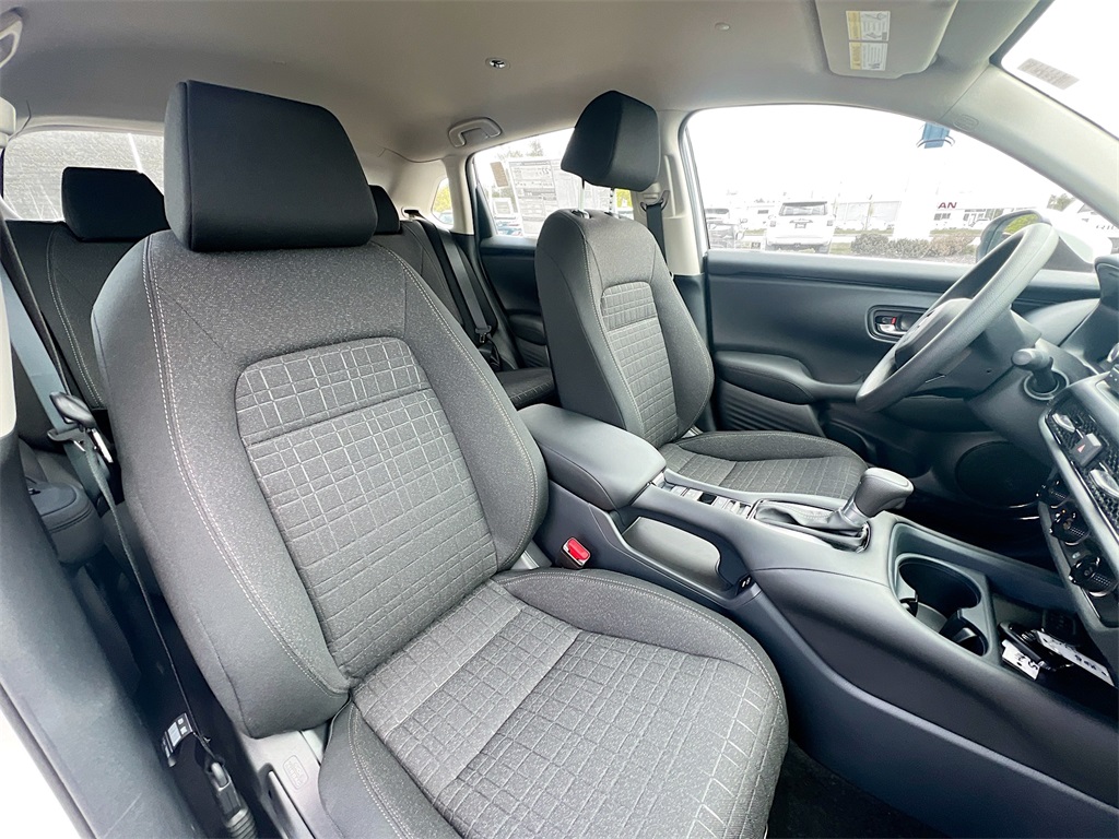 2025 Honda HR-V LX photo 27