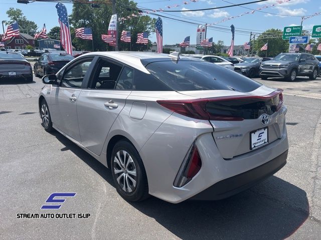 2022 Toyota Prius Prime LE photo 4