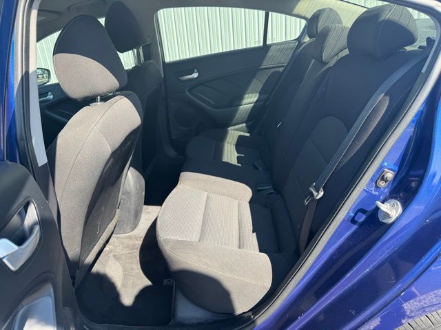 2017 Kia Forte LX Base photo 10