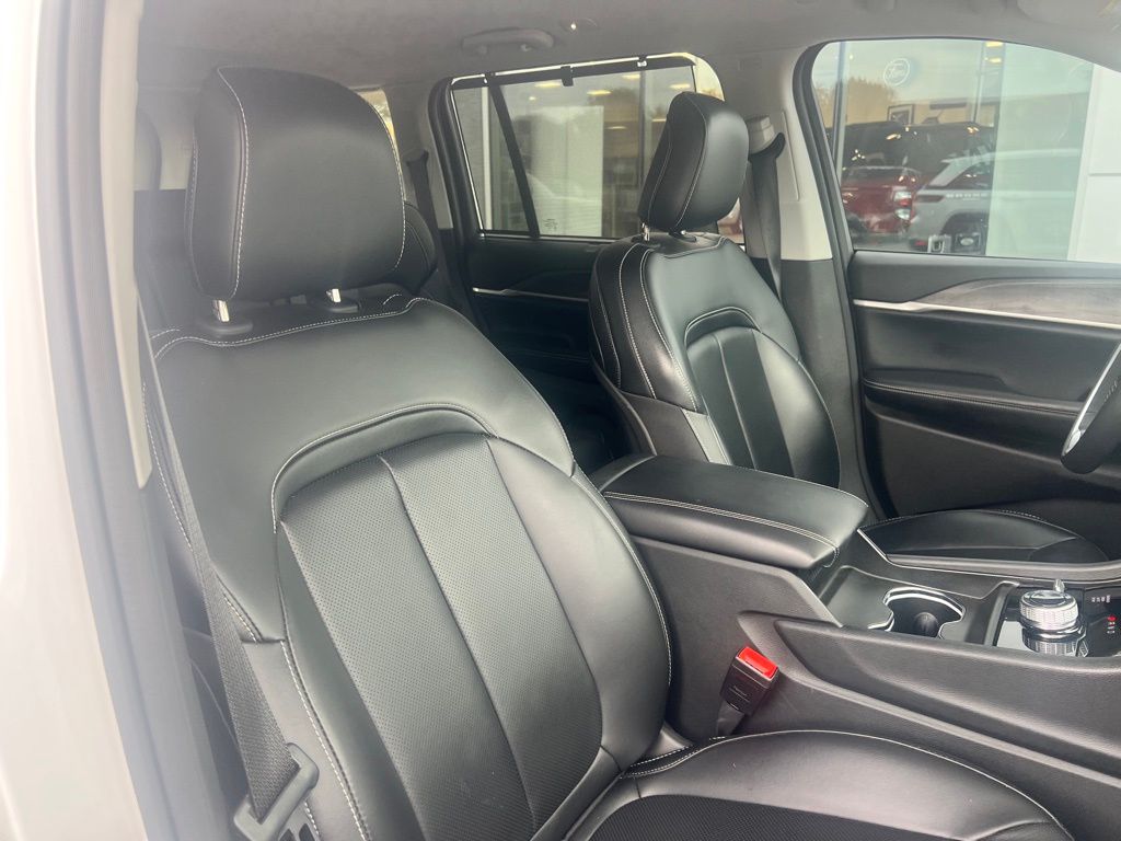 2023 Jeep Grand Cherokee Limited photo 35